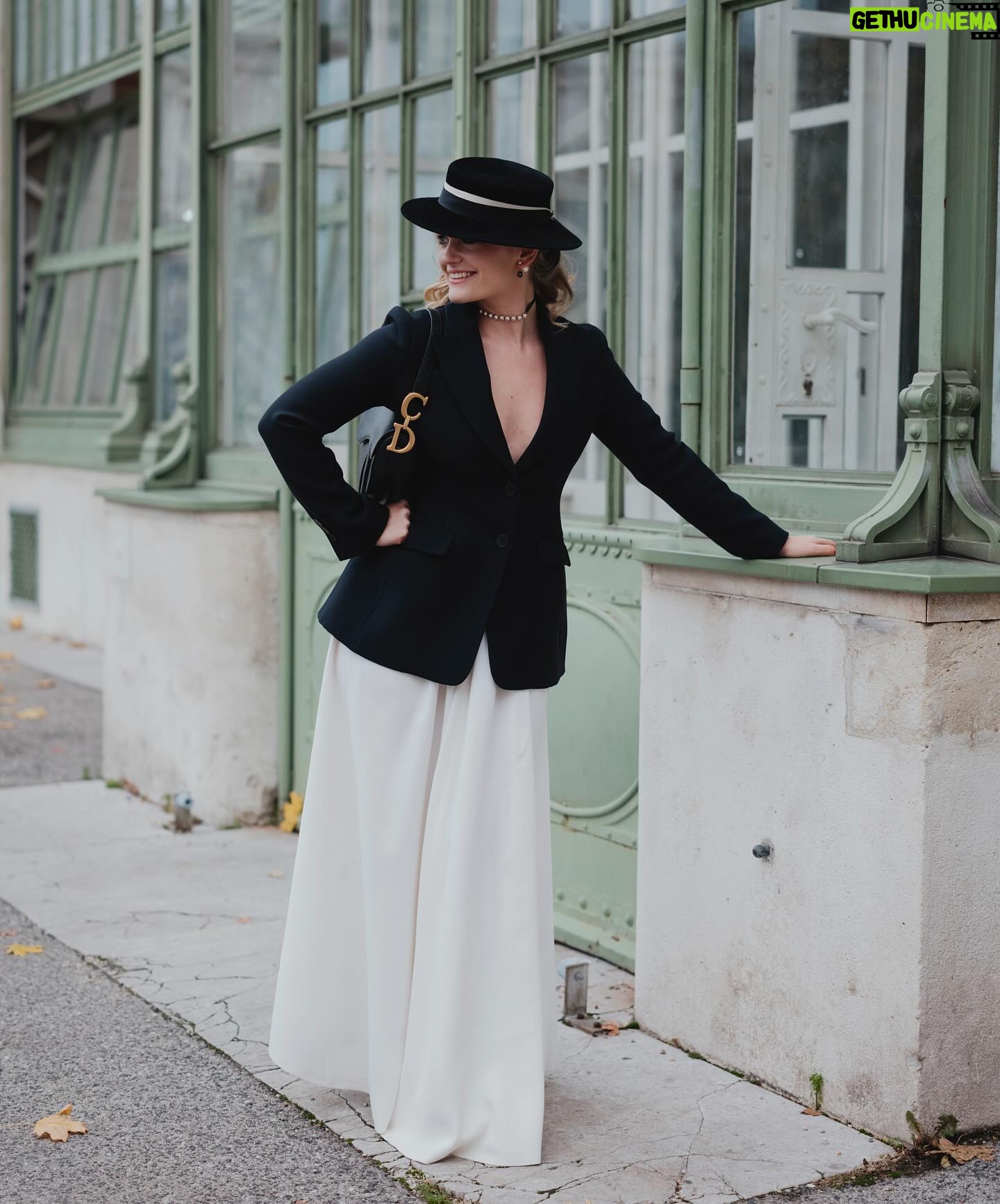 Alicia Agneson Instagram - Mary Poppins but make it vintage Dior 🎞️