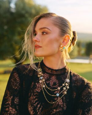 Alicia Agneson Instagram - Last rays of sunshine in @dior @diorbeauty