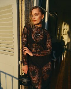 Alicia Agneson Instagram - Last rays of sunshine in @dior @diorbeauty