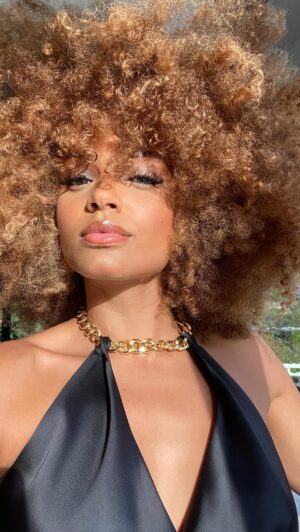 Alicia Aylies Instagram - Flawless 🖤

Mua @lindzyparis