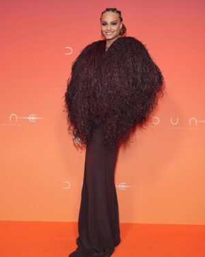Alicia Aylies Instagram - 🤎

DUNE deuxième partie 

Mua @lindzyparis 
Hair @braids_by_jojo_hair 
Outfit @imane_ayissi 
Stylisme @anthonyvanderwooo 
©️ @laurent_vu 

#dune #dunemovie