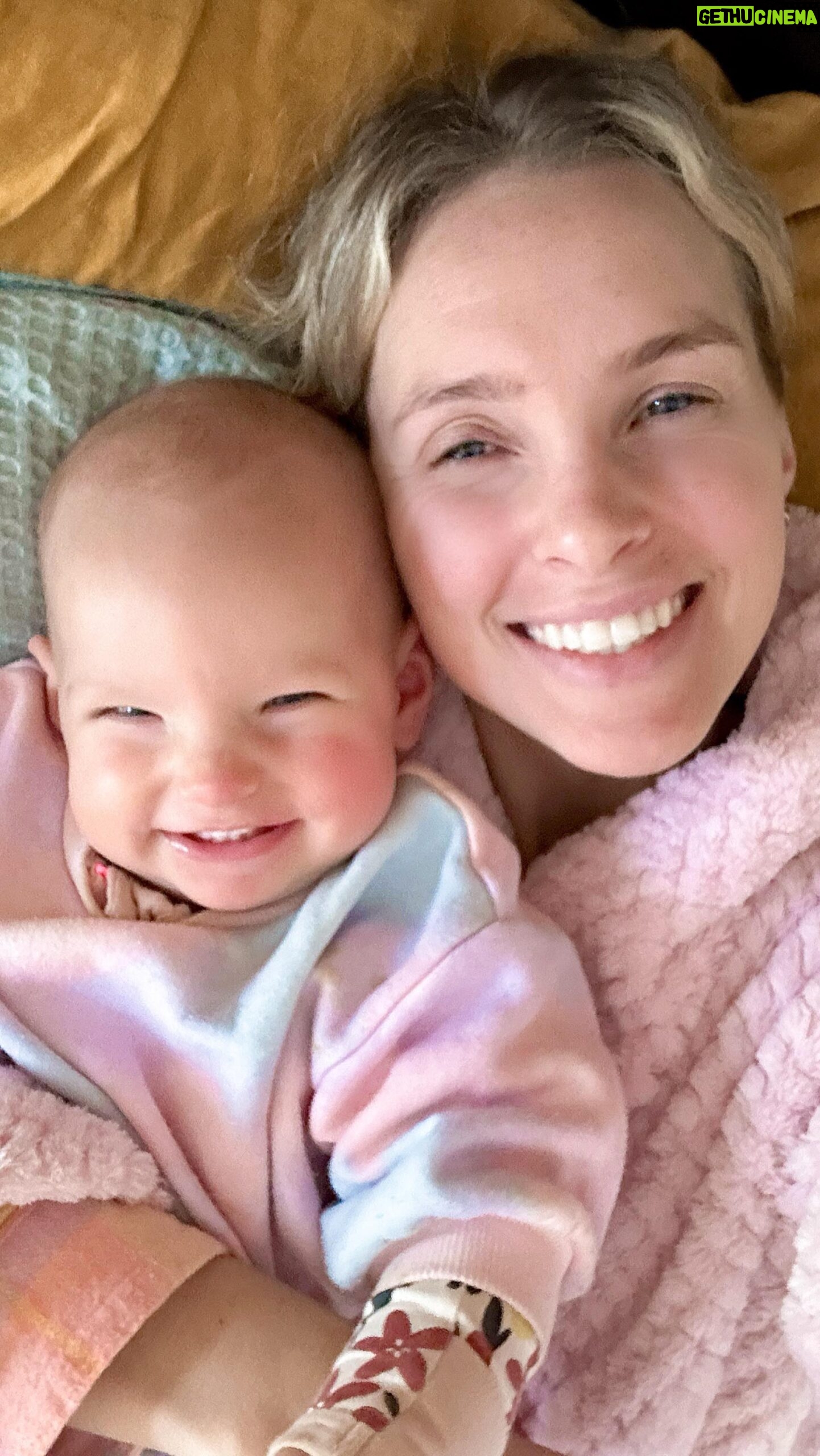 Alicia Banit Instagram - Isla was having one of ‘those days’ and she just would not be put down without losing it so @babybjorn carrier to the rescue and we did the housework together and had a lil boogie while we were at it! #babybjornharmony #allinonecarrier #ad