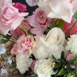 Alicia Banit Instagram – Still thinking about these incredible fresh blooms for mums birthday from @bloom.blessings 🙌🏼