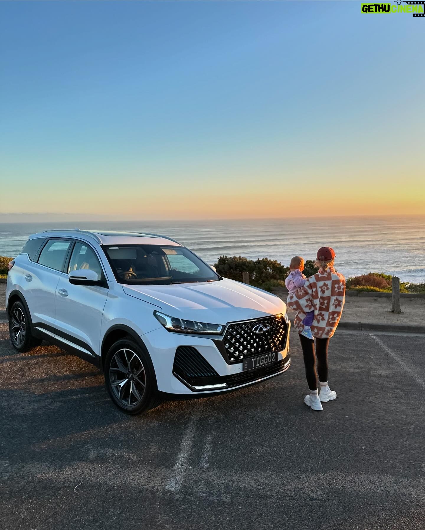 Alicia Banit Instagram - It’s giving soccer mom 😁 So excited to be test driving @cheryaustralia ‘s TIGGO7Pro for the next month. So many cool features and whiz bang tech (that’s what the cool kids say these days right?) to discover and explore! Already adventuring and chasing sunsets with my lil fam. It’s going to be a FUN month! #TIGGO7Pro