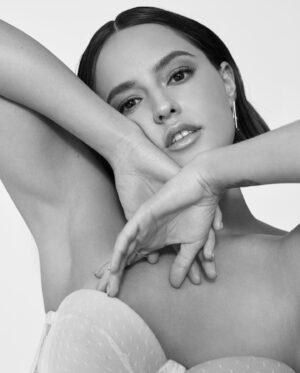 Alicia Jaziz Zapién Instagram - 🤍🖤