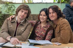 Alicia Jaziz Zapién Instagram - Let’s go to….. 70’s 
.
.
Iniciamos rodaje de “La vida entera”.
.
.
MARÍA