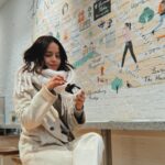 Alicia Jaziz Zapién Instagram - Pausa la vida, y comete una galleta o croissant en Nueva York.