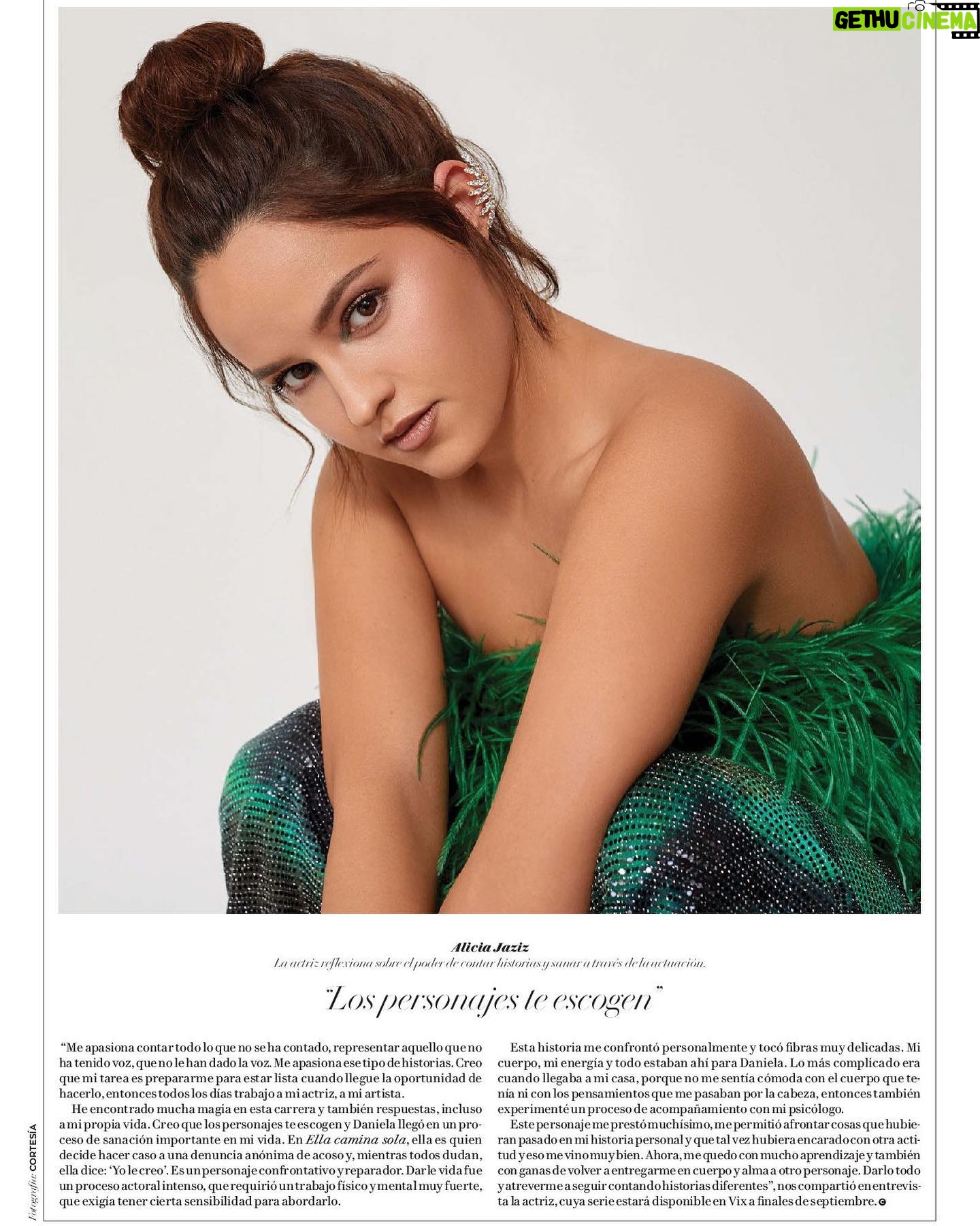 Alicia Jaziz Zapién Instagram - Los personajes te escogen. . . @chicstylemx @manunavarro
