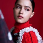 Alicia Jaziz Zapién Instagram - C.H.A.N.E.L . . Revista: @panoramadelheraldo Photos: @diegofierce Makeup&hair: @leonelmakeup Entrevista: @ailedd_om
