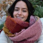 Alicia Jaziz Zapién Instagram - 1,2,3 por Alicia, detrás de la bufanda.