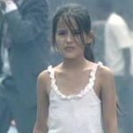 Alicia Jaziz Zapién Instagram - Agradecida de haber encontrado mi más grande pasión desde muy pequeña! . PENSAR QUE UN ACTOR ES SOLO UNA PERSONA ENTRENADA EN EL ARTE DE COPIAR CESTOS, ES ERRÓNEO. COMO CUALQUIER ARTISTA, ES UN CATALIZADOR. UN ENTE QUE, EN SU PASO POR ESTE MUNDO, RECOGE ACCIONES, EMOCIONES, EXPERIENCIAS PROPIAS O AJENAS Y LAS ALMACENA COMO CRAYONES DE COLORES. SUS SENSORES JAMÁS SE APAGARÁN, DESDE EL DÍA EN QUE SE PRENDEN, HASTA EL DÍA DE SU MUERTE ESTARÁN CONDENADOS A UNA CONSTANTE BÚSQUEDA Y A UN VORAZ E INÚTIL INTENTO DE LOGRAR LA PERFECCIÓN. PONDRÁ SU CUERPO A DISPOSICIÓN DE QUIEN SE PREDISPONGA A COMPARTIR UN MOMENTO COMO ESPECTADOR, A CONSTRUIR JUNTOS EL DESARROLLO DE LA TRAMA Y A VIAJAR POR UNA INFINIDAD DE POSTALES A TRAVÉS DE UNA TRANSICIÓN IMPERCEPTIBLE. EL ARTE ES EL REFLEJO DE NUESTRA HUMANIDAD, Y EL ACTOR AUNQUE DE NARCISISTA SEA TRATADO, ES QUIÉN DEJA DE LADO SU SER, PARA CONVERTIRSE EN UN ESPEJO DEL OTRO. . #felizdiadelactor