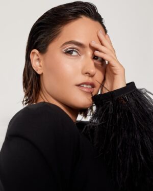 Alicia Jaziz Zapién Instagram - Black is the new white!