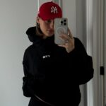 Alicia Moffet Instagram - Convalescence but make it fashion 🧢