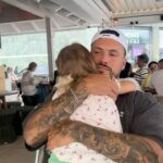 Alicia Moffet Instagram - Mention d’honneur à mon best! À quelques jours près de notre retour à Montréal, je repasse dans ma tête cette folle aventure qu’on vient de vivre ensemble et j’ai encore peine à croire qu’on a eu la chance de traverser tout ça, beau moments comme moins beau, ensemble, en équipe. Tu es et as été mon safe space et mon pilier à travers chaque étape. ( comme dans notre vie de tous les jours enfaite. ) Je t’aime Je t’aime Je t’aime, cinq reco 🤞🏻❤️