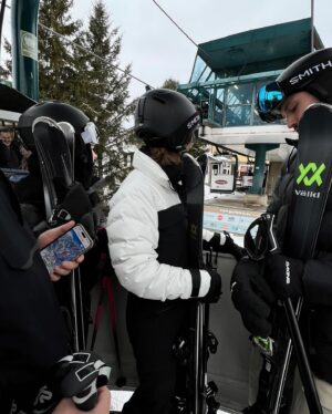 Alicia Moffet Instagram - New passion unlocked 🎿