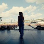Alicia Moffet Instagram - Throwback a Osheaga 🌪️ mon dernier show avant de partir en Espagne, but nowwwww we’re back 💥 Ma dernière série de shows recommence cette semaine! 5 dates avant la fin 2023, lien dans ma bio pour les billets⚡️ 17 novembre - Valleyfield 18 novembre - St-Eustache 23 novembre- Gatineau 24 novembre - Ste-Thérèse 25 novembre - Lasalle