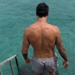 Alicia Moffet Instagram – While in the Maldives 🌊☀️🌪️👙🪂

@fairmont.maldives