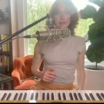 Alicia Witt Instagram - you’ll no doubt be relieved to know this song won’t actually be part of my set list. (or will it… 🤔) 💙 🍓 how do say it? played on my @casiomusicgear privia px-s7000. @blue_strawberry_stl may thirty first 🙃 #aliciawitt #bluestrawberry #stl #improvisedmusic #casiomusic #keyboardist #singersongwriter #casiokeyboard #stlouis #stlouismusic #stlmusicscene #pxs7000 #privia #upcomingmusic #yellowkeyboard #harmoniousmustard
