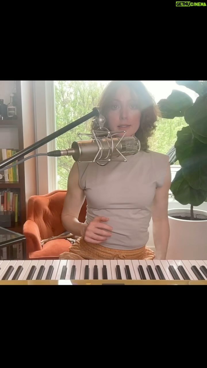Alicia Witt Instagram - you’ll no doubt be relieved to know this song won’t actually be part of my set list. (or will it… 🤔) 💙 🍓 how do say it? played on my @casiomusicgear privia px-s7000. @blue_strawberry_stl may thirty first 🙃 #aliciawitt #bluestrawberry #stl #improvisedmusic #casiomusic #keyboardist #singersongwriter #casiokeyboard #stlouis #stlouismusic #stlmusicscene #pxs7000 #privia #upcomingmusic #yellowkeyboard #harmoniousmustard