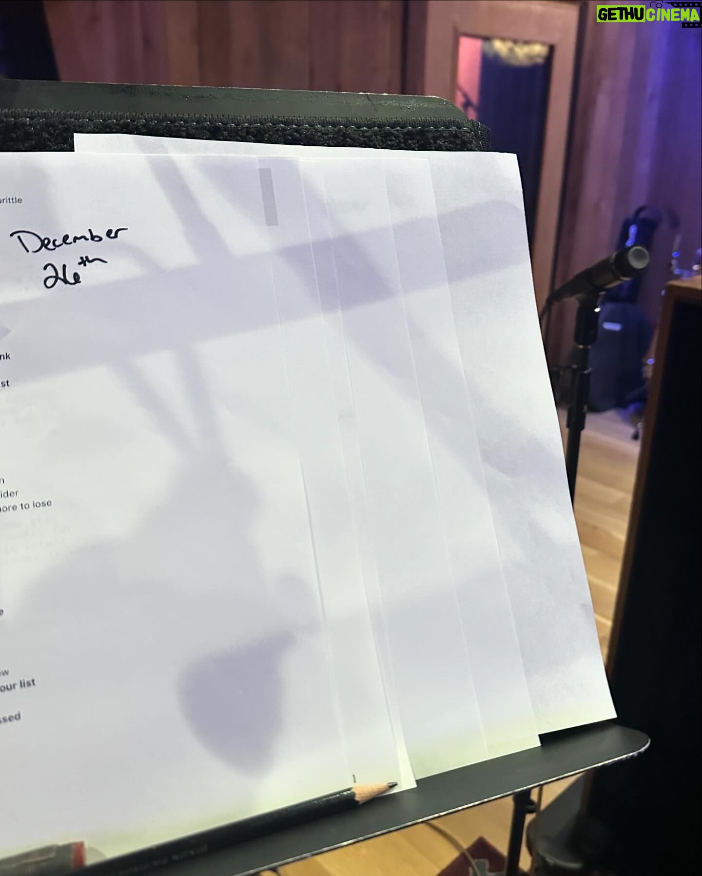 Alicia Witt Instagram - a tiny glimpse at the past 48 hours 1) @curbrecords laying down some christmas album vocals with @kalmusky 2) lead vocals on 6 songs in 3 hours 🙃 3) ernest during saturday’s livestream concert on @stageit (next one tues may 7 at 2 EST) 4) rainbow sighting outside @sohohouse after running into @johnschaech 5) when insomnia strikes: self-tape that audition for the gal who’s had a lil too much too drink (i don’t, so i figured my tiredness would translate) 6) ye olde home farm 7) hoping for homegrown carrots 🔜 🌱 8) homegrown cicada 9) homegrown peonies 10) homegrown arugula-kale-lettuce-collards