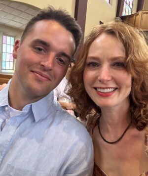 Alicia Witt Instagram - my honorary godson is a graduate 🧑‍🎓

so beyond words proud of the young man i’ve had the honor of watching @ben.larson09 become. his next chapter is @usnavy boot camp in july, following his amazing brother (and also my honorary godson 😭) @samlarsxn, home on leave to attend ben’s baccalaureate. 

i remain forever in awe at @elizaann360 for making it all look so easy. superwoman ❤️

grateful for this chosen family.