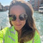 Alicja Bachleda-Curuś Instagram - La Grande Venezia, still wondering how is this place even real?! So much beauty everywhere! Art, food, friends💗#bienale #vacation #girlstrip ✨