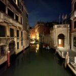 Alicja Bachleda-Curuś Instagram - Venice by night @labiennale ✨