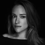 Alicja Bachleda-Curuś Instagram – Kochani moi, od czasu do czasu zdarza mi się przeczytać o sobie totalne bzdury, bardziej lub mniej krzywdzące, wszystkie jednak obchodzę szerokim łukiem. Jest jednak granica, której najwyraźniej nie znają pewne media ostatnio donoszące o złym stanie zdrowia mojego taty. Tata, Bogu dzięki, czuje się świetnie i mam nadzieję, że nie dotrą do niego te bzdury. Chciałam uspokoić wszystkich, którzy po przeczytaniu tych doniesień dzwonili z troską. Tego typu wymysły są wyjątkowo perfidne w tak wymagającym dla nas wszystkich czasie, pełnym niepewności, ale i nadziei. Jestem wdzięczna za zdrowie moich bliskich ale też pełna empatii dla tych, których los potraktował inaczej. Życzę wszystkim zdrowia i spokoju. Szanujmy się nawzajem. 🙏🏻