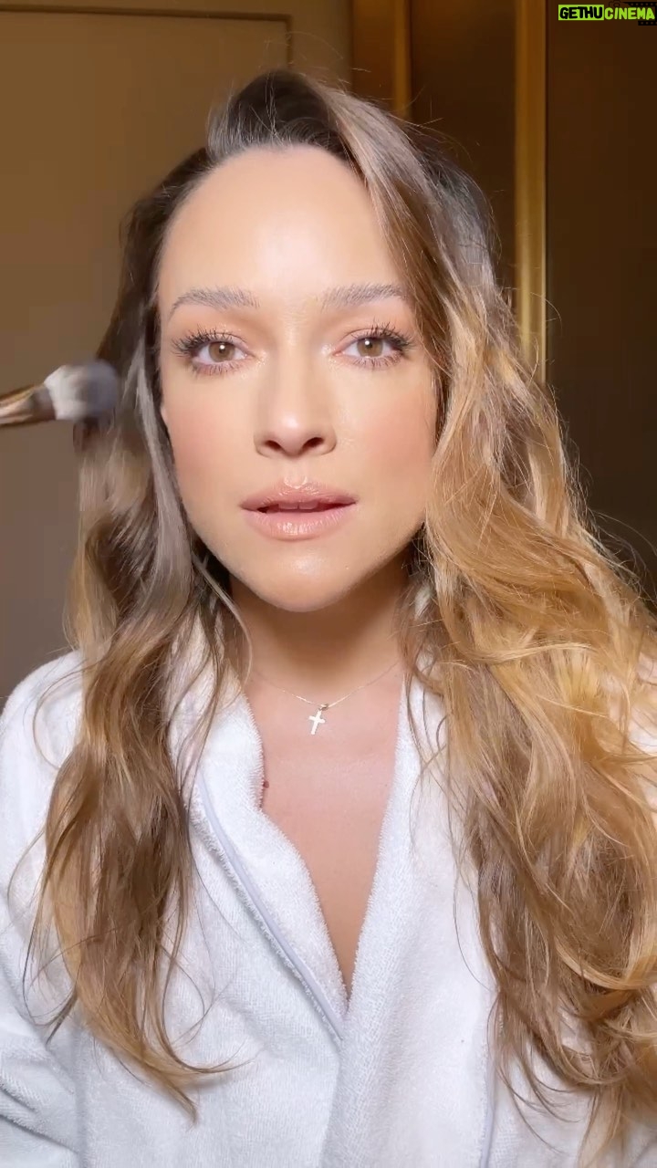 Alicja Bachleda-Curuś Instagram - Przed premierą @8rzeczy.film #lasttouch @patrycjadobrzenieckamakeup @tomek_gorecki