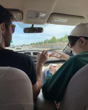 Alie Ward Instagram - Ahhh Father’s Day. It’s weird this year! The first one without my dad having to open boxes of polo shirts, but I still feel lucky I got the dad I got. And if you got a shit one, I see you & hope you have a different fatherly figure or a co-parent who’s restored your faith. One of my sweetest memories from the past year is Jarrett driving us from the hospital, and my dad silently (adoringly) offering him snacks. My own daughter is 9, and she cleans her butt with her mouth, but she has a great dog dad in @jarrett_sleeper. All these fuckin cuties. Love each other while you got each other, folks. 💖