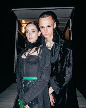 Alina Pash Instagram - Хочеш Босорканю? 💚
Задонать і матимеш доступ до сакрального.

Нині Ми кожен/а якось по-своєму намагаємось допомагати нашому війську. 

Я маю пісню, шо зробила мені добру справу і хочеться аби вона далі працювала на благо. 
Не перший раз мене просять закинути інструментал пісні “Bosorkanya”. 
Тепер його можна офіційно дістати, задонативши туди, куди це зараз найбільш потребується – нашим військовим по всій Україні. 

Кидай скрін із донатом мінімум 888 і діставай доступ до чарівної папки ✨🫶🏻 
Схитриш – прокльон і мінус в карму 👹

А як використовуєте на конкурсах співаючи чи танцюючи, робите кавери або що там ше – не забувайте відмітити авторів:
Alina Pash, Angelina Bukovska, Taras Bazeev.
@angibuko @taras.bazeev 
Се буде дуж благородно 🙏🏼

Пишіть в особисті, yo