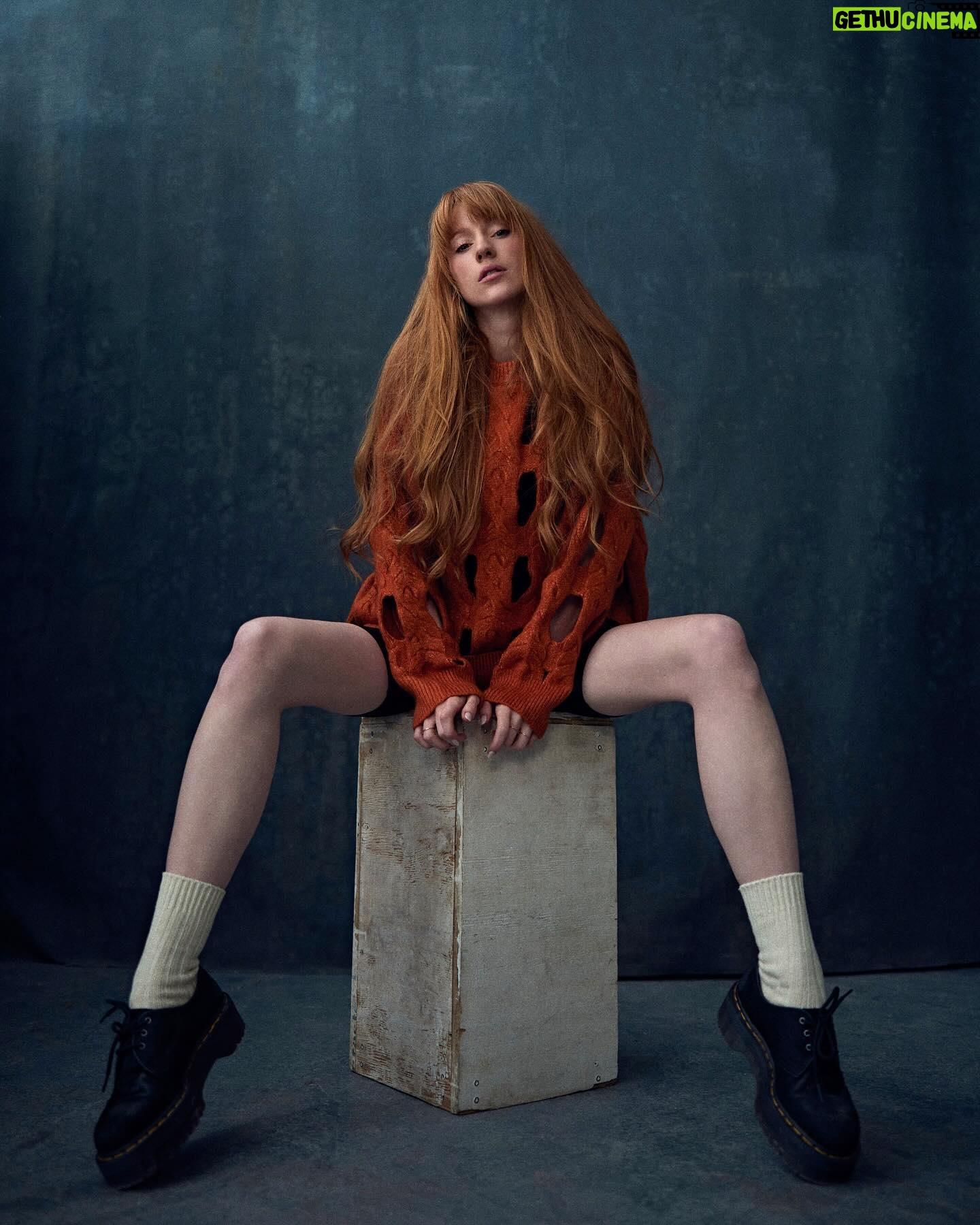 Alina Kovalenko Instagram - Dark Blue and Emerald 🐉 Had a creative moment with @kimhardyphotography