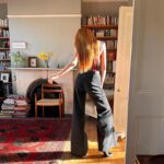 Alina Kovalenko Instagram - Denim groooving 💥 Favorite pair of jeans at the moment ♥️ Made to measure by amazing Ukrainian brand @match_denim_com
