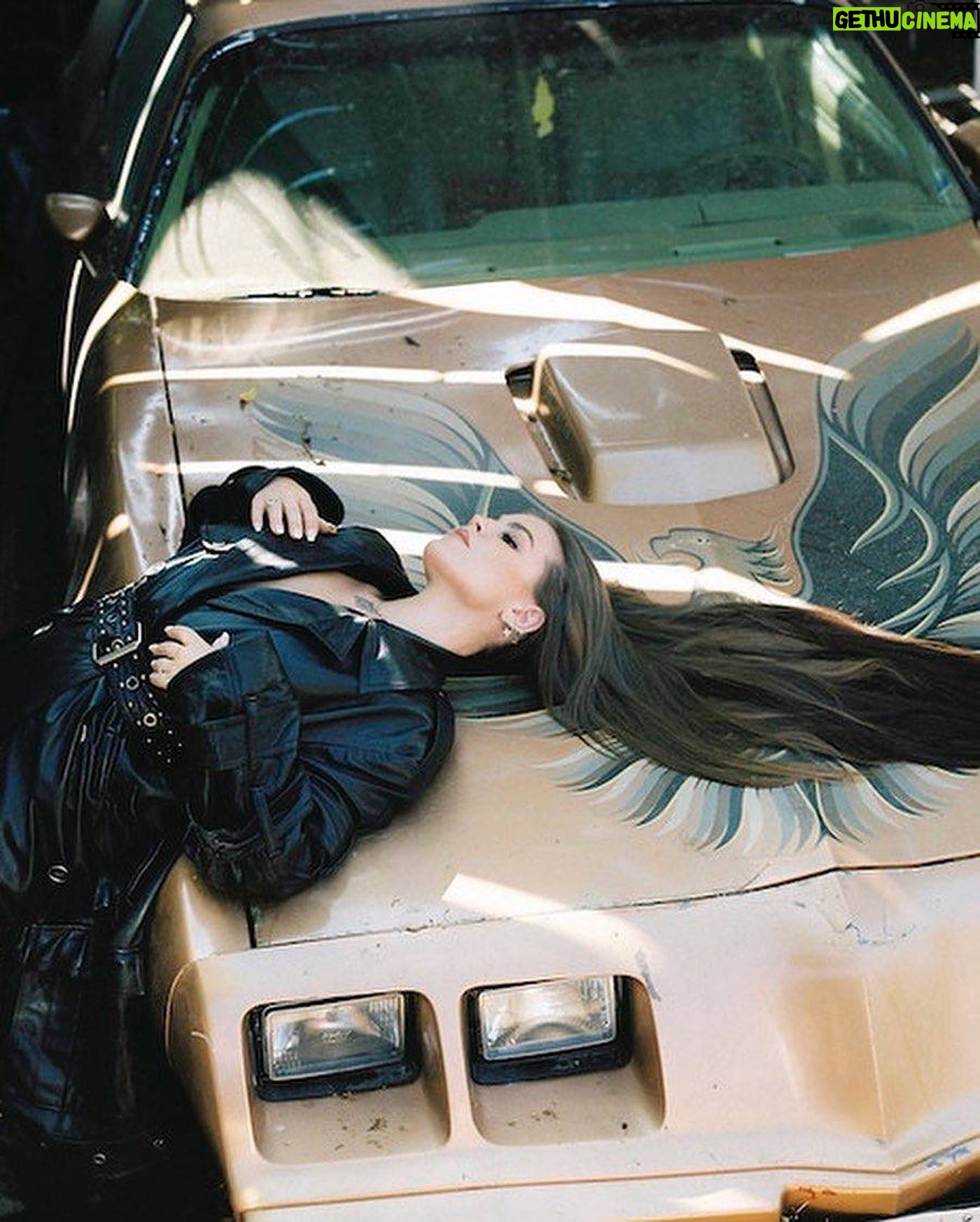 Alina Pyazok - 7.4K Likes - @littlebigband for @officemagazinenyc by @davidkatzinger
Interview by Ronald Kahihikolo
Creative Director: Alina Pasok
Photographer: David Katzinger
Director of Photography: Kathleen Howes
Stylist: Valeria Samushina
Stylist Assistant: Ksenia Sharonova
Makeup: Sasha Borax
Makeup Assistant: Megan Mortenson
Hair Stylist: Kayla Casey