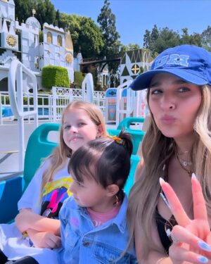Alisan Porter Instagram - Miss you already @disneyland #dump