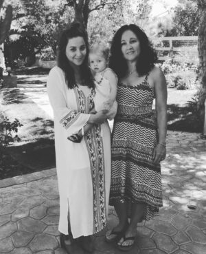 Alisan Porter Instagram - MOTHERHOOD 🔌