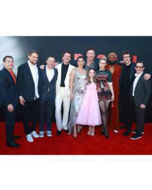 Alisha Weir Instagram - Abigail Premiere 🖤🩰🫶🏼
The most special night surrounded by the most special people! Getting to do a film with the most beautiful people on and off set makes everything so much better! 
My talented family!!
Abigail is in theatres TOMORROW! Make sure to get your tickets now! We appreciate you all and all of your support❤️Thank you!!!

Styling: @laura_sophie_cox 
Hair: @ryanrichman 
Makeup: @jostrettell 
@imprintpr