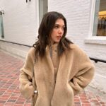 Alisha Newton Instagram - tbh winter can stick around if it means fuzzy coats every day ☺️🧸☁️💕