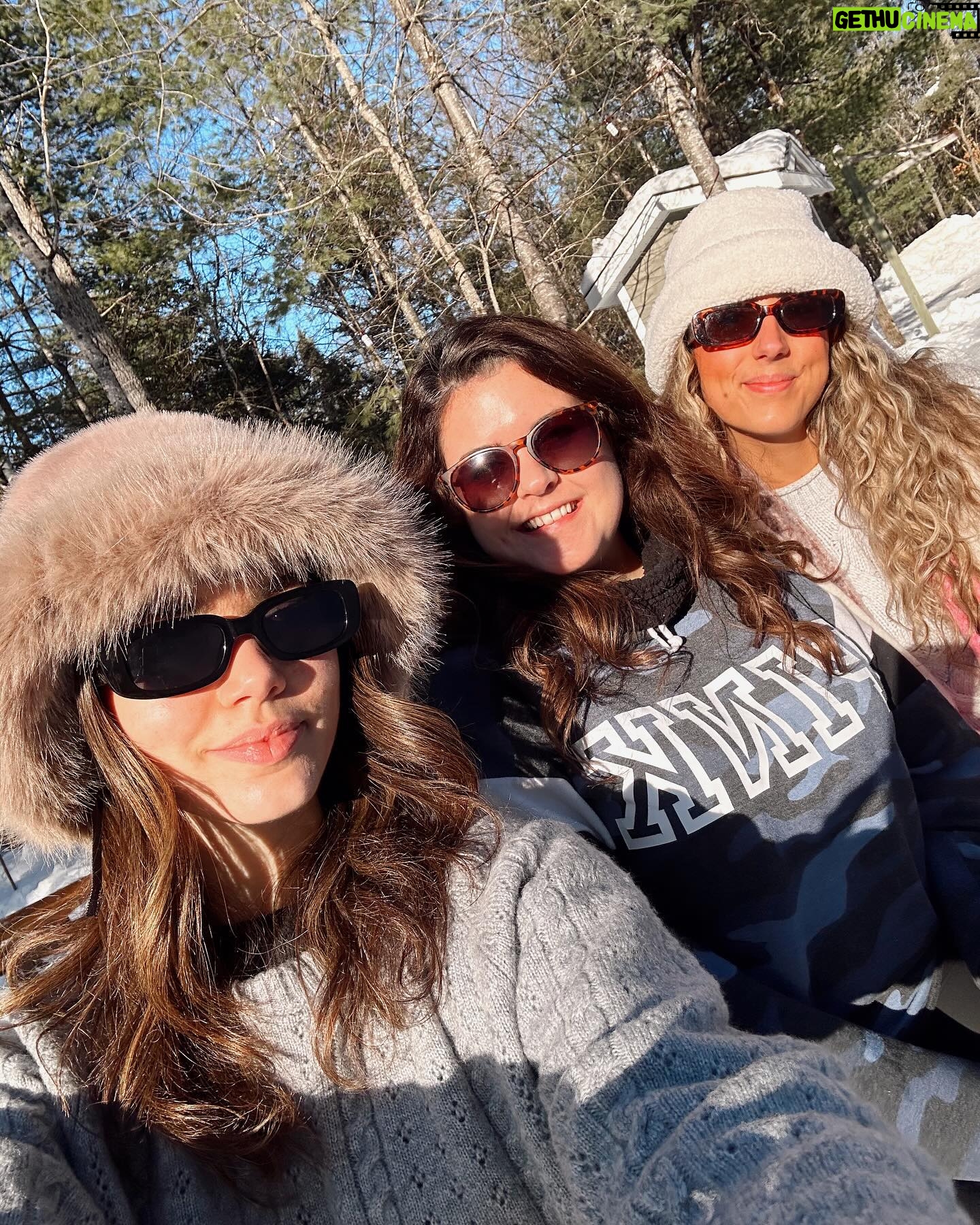 Alisha Newton Instagram - happy galentines ππ§Έβ¨π go tell ur besties u love them! π₯° also swipe to the end for a spook π₯΄