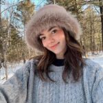 Alisha Newton Instagram - happy galentines 💌🧸✨🍓 go tell ur besties u love them! 🥰 also swipe to the end for a spook 🥴