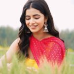 Alisha Parveen Instagram - 💛🍃🌻 📸 @mukul_photography_143 #udariyaan #aliarandhawa #alishaparveen