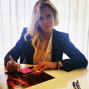 Alison Doody Instagram - A big thank you to all of the #IndianaJones and #JamesBond Fans for sending in your favourite photos to sign… Looking forward to meeting you all in person ❤️