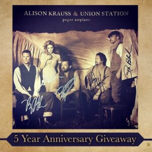 Alison Krauss Instagram - Win #PaperAirplane SIGNED on vinyl! Click the link in the bio. #RecordStoreDay