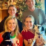 Alison Sweeney Instagram - Ww wish you all good cheer today and to those celebrating, from our family to yours, a very merry Christmas!!! 🎄❤️