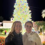 Alison Sweeney Instagram - Everyone in the holiday spirit. #christmastree #family