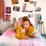 Alison Wheeler Instagram - Salut ! Ce post pour vous annoncer que mon livre « Ma vie est mieux que la vôtre » sortira le 13 Novembre chez @harpercollinsfrance 🖍📘 J’ai un peu peur et très hâte à la fois de vous le faire découvrir! 📸 @lisacarletta