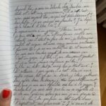 Alison Wheeler Instagram - Alison 14 ans revient pour nous parler de « Florian » - « il a tout nié... mais je l’ai gazé » #2000 #journalintchime 📔💔🇮🇪