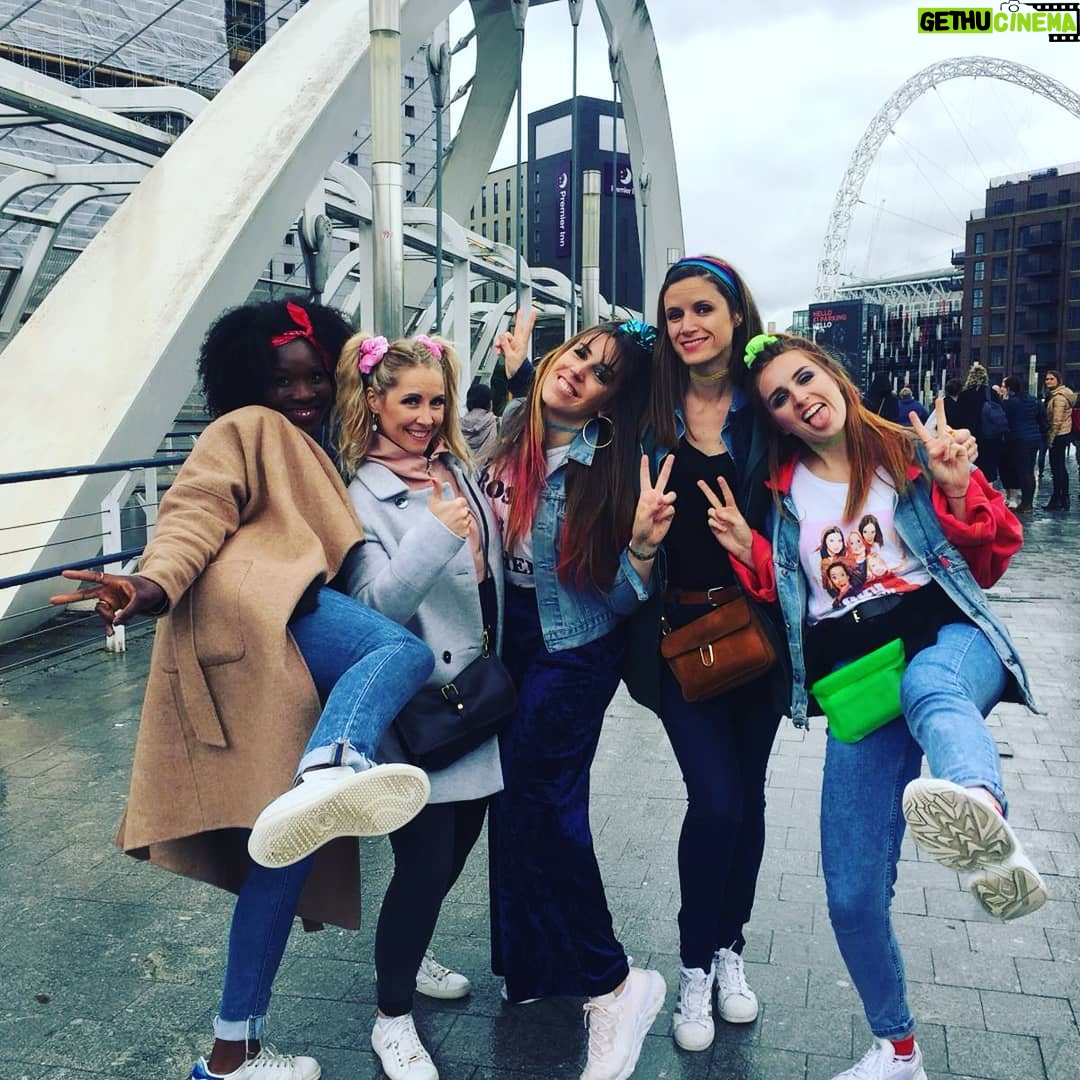 Alison Wheeler Instagram - Le même crew jusqu'au bout ♥️🇬🇧💙