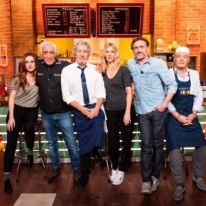 Alison Wheeler Instagram - Qui est chaud pour un petit Burger des familles demain soir 21h15 sur @tmclachaine ? 🍔🍔🍔🍔🍔🍔🍔🍔🍔🍔🍔