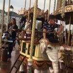 Alison Wheeler Instagram – Ce qu’il se passe dans ma tête lorsque j’entends le mot “responsabilité” 🎠🤪🎶 en bonus track les commentaires de ma mère qui ne sait pas trop où se foutre #honfleur #easterholidays